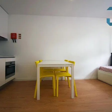 Apartment Sogra By Jc With Balcony Porto